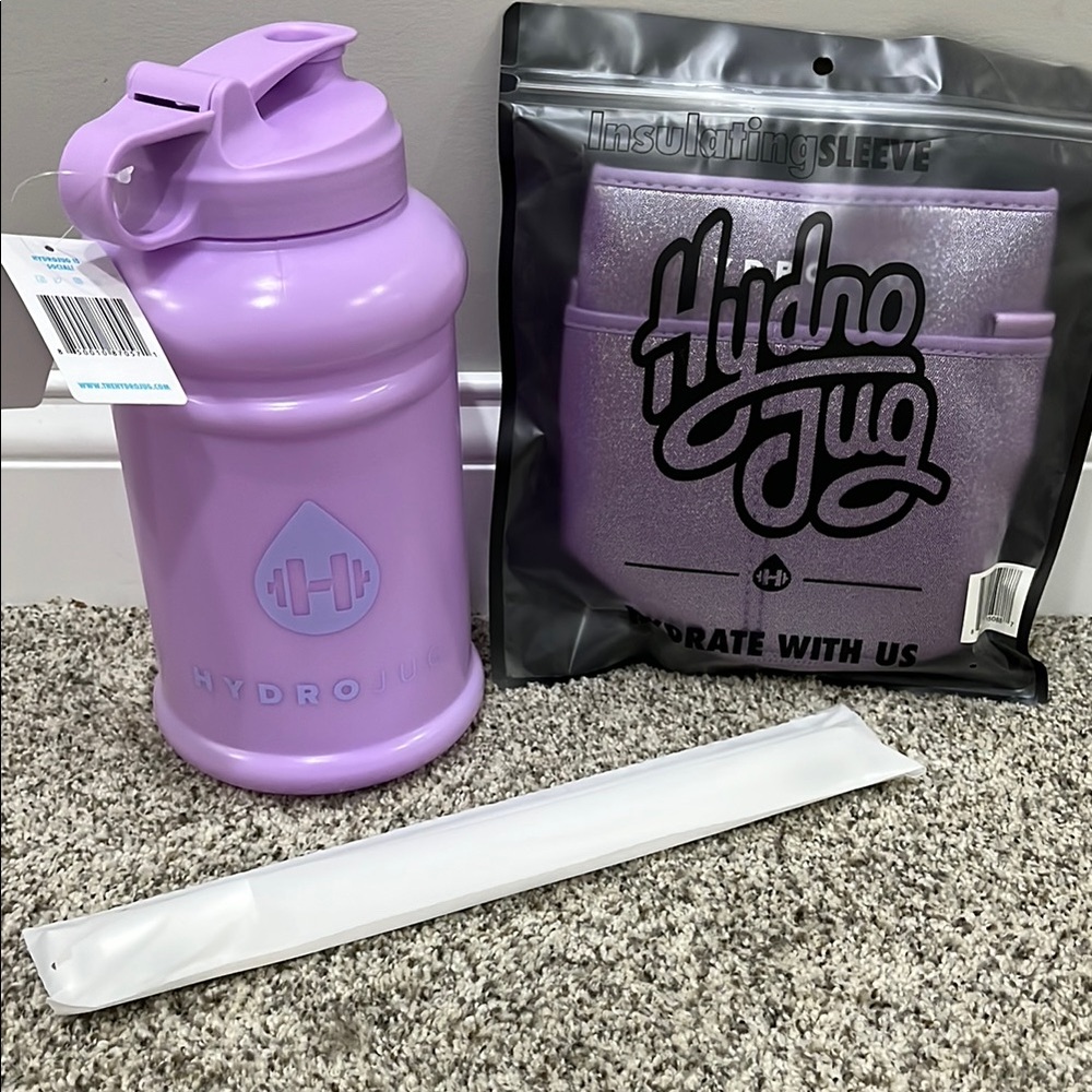 HydroJug Lavender Bottle with Insulating Sleeve